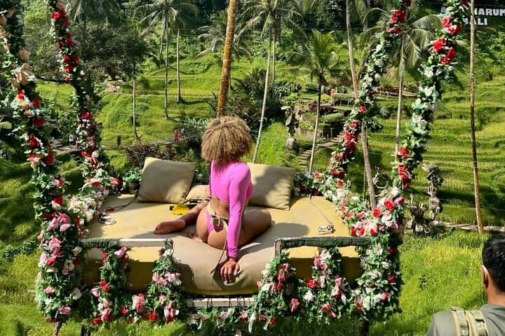 Full-Day Ubud Private Tour: Tirta Empul, Tegalalang Rice Terraces & Monkey Forest photo 3