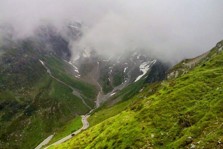 Interlaken to Milan MXP: Private Scenic One-Way Alpine Transfer photo 6