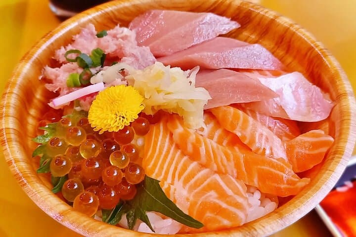 Tsukiji Food Stroll & Hama-rikyu Garden Walking Tour — Tokyo Food and History photo 5