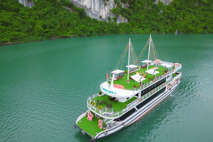 Halong Bay Luxury Day Cruise: Kayaking, Sung Sot Cave & Sunset Party