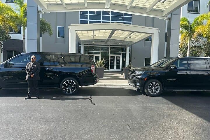 Miami Private Limo & Car Transfers — Airport, Hotel and Event Chauffeur Service photo 1