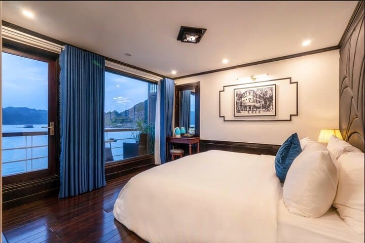 Rosa Cruise: 2-Day Halong Bay & Lan Ha Bay Overnight from Hanoi