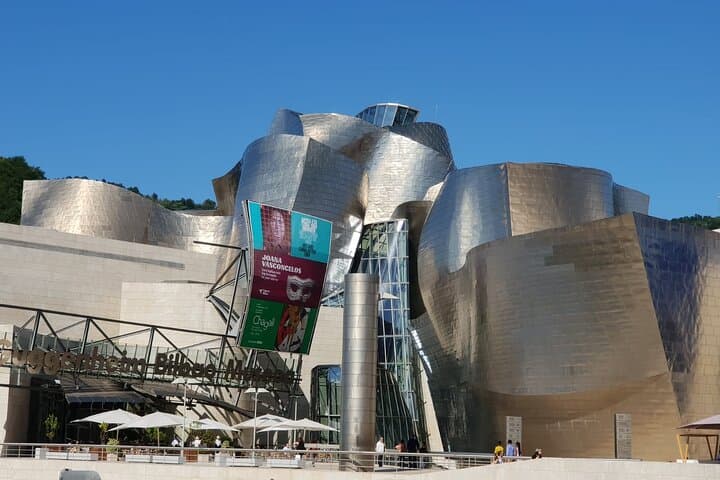 From Biarritz to Dragonstone: Bilbao, Guggenheim & Gaztelugatxe Day Trip photo 3