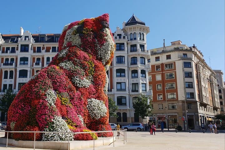 From Biarritz to Dragonstone: Bilbao, Guggenheim & Gaztelugatxe Day Trip photo 2