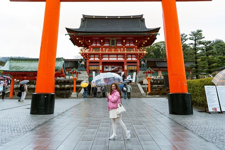 Private Photoshoot at Fushimi Inari Taisha — Capture Kyoto’s Torii Tunnel photo 5