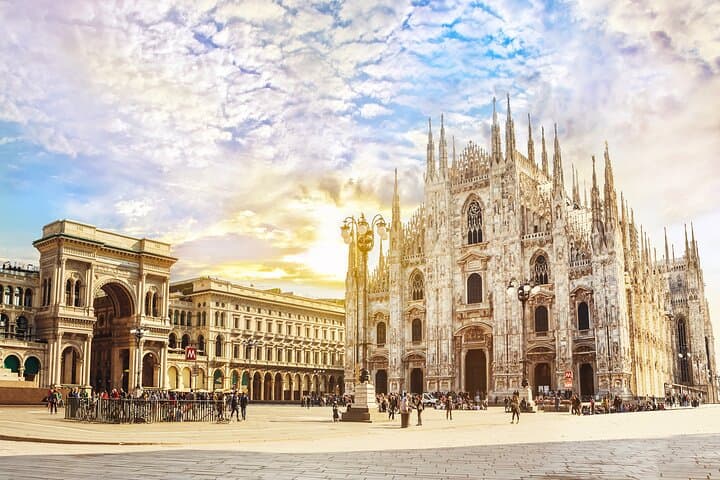 Bike Tour of Milan Old Town: Duomo, Sforza Castle & Quiet Nature Routes photo 4