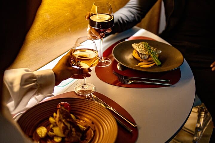 Paris Seine Dinner Cruise: Rooftop Aperitif, 3‑Course Meal & Live Singer photo 3
