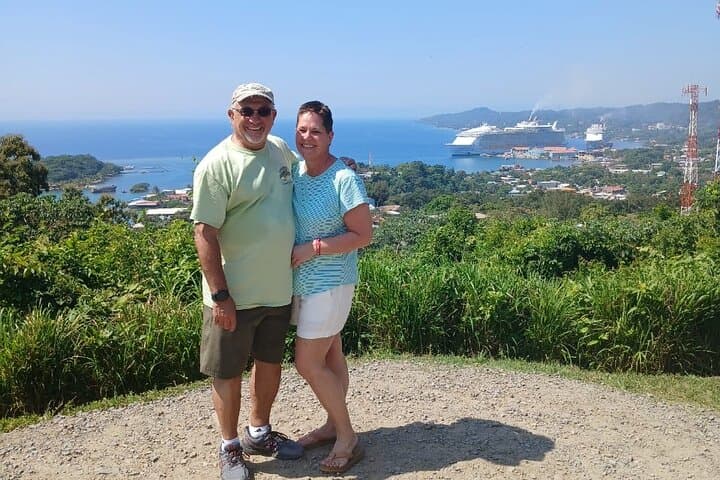 Roatán Private Custom Tour: Chocolate, Rum & Island Culture photo 2