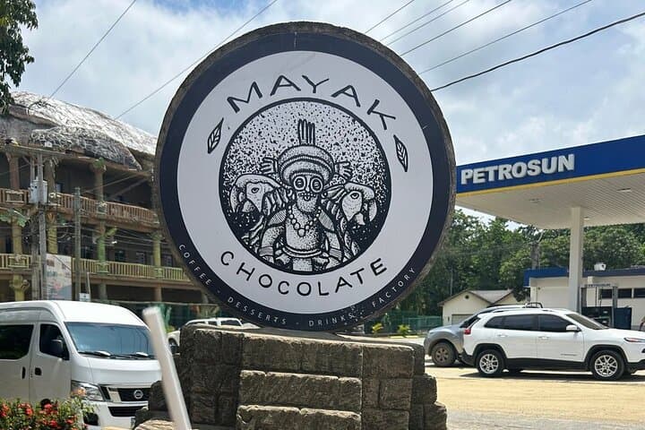 Roatán Private Custom Tour: Chocolate, Rum & Island Culture photo 6