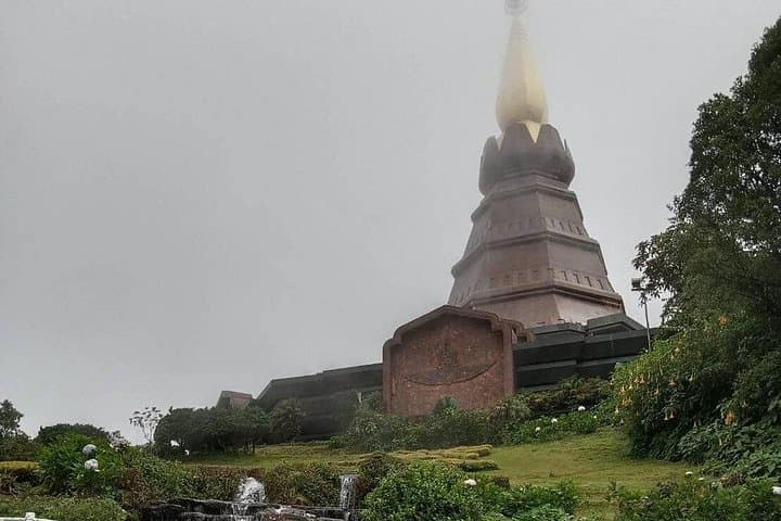 Doi Inthanon Day Tour from Chiang Mai: Pagodas, Hmong Markets & Waterfalls photo 4