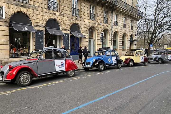 Bordeaux by 2CV: Private 45-Minute Night Drive Through Historic Streets