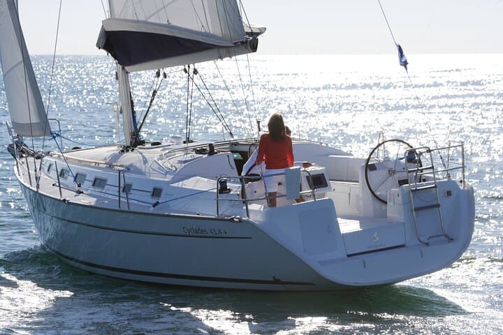 Sail Valencia: 2-Hour Private Coastal Cruise with Drinks