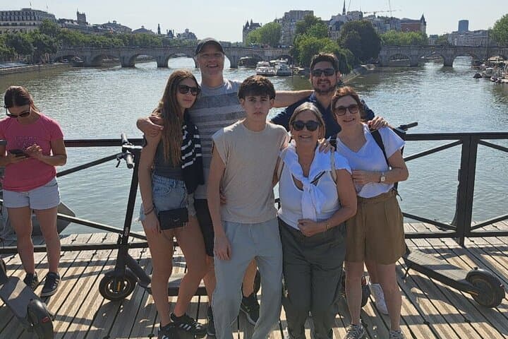 Best Paris E-Scooter City Tour: Small-Group Ride to Eiffel, Louvre & Notre-Dame photo 5