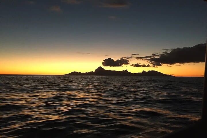 Tahiti Private Sunset Cruise: Sandbank Snorkel, Aperitif & Lagoon Views photo 4