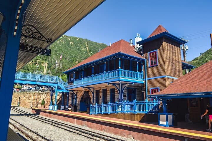 Private Pikes Peak Cog Railway: Manitou Springs & Garden of the Gods Day Tour photo 4