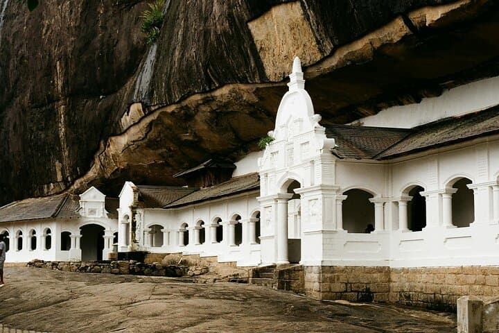 4-Day Sri Lanka Explorer: Sigiriya, Kandy, Dambulla & Colombo Highlights photo 3