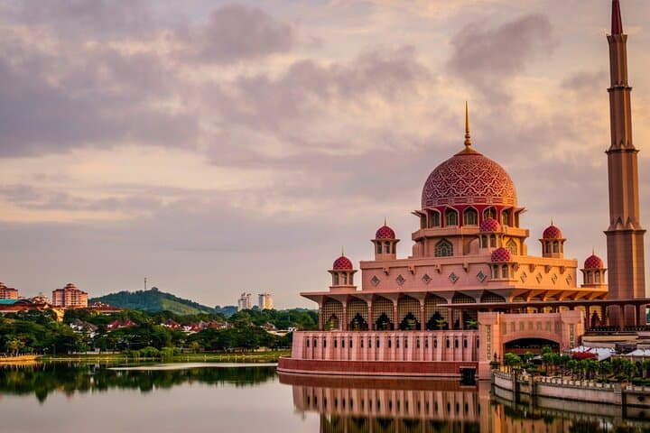 Putrajaya Day Tour: Pink Mosque, Boat Cruise & Architectural Icons photo 6