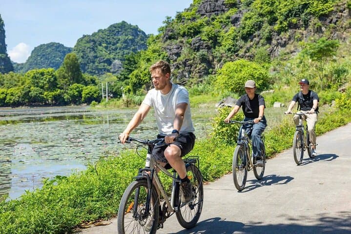 Private Day Trip to Tam Coc, Mua Caves & Hoa Lu from Hanoi