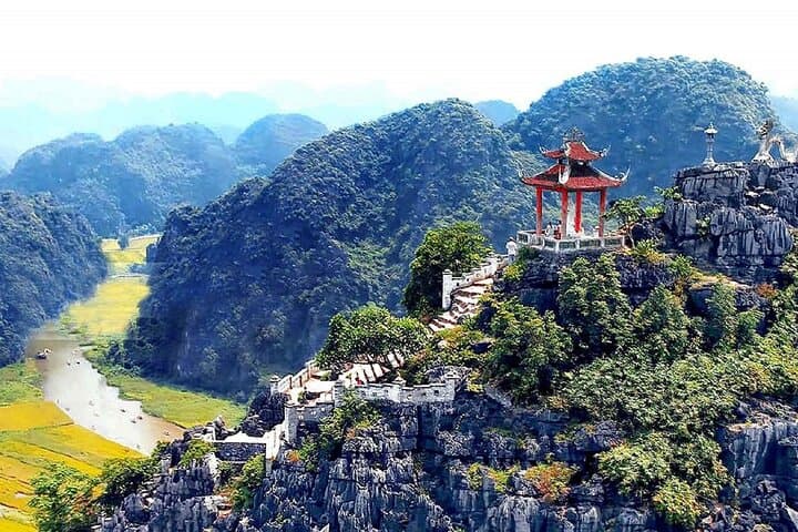 Ninh Binh One-Day: Bai Dinh, Trang An Boat Ride & Mua Cave Summit