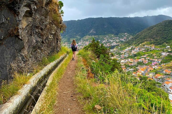 Maroços Mimosa Valley Levada Walk — 6 km Guided Levada Hike from Funchal