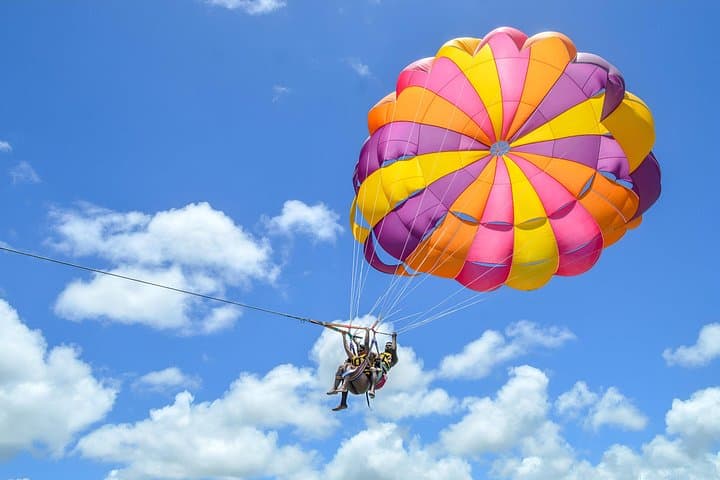 Parasailing Over St. Julian's: 550-Foot Sky Tours with Photos & Video photo 1