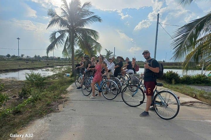 Hoi An Countryside Bike Tour: Basket Boat Ride & Tra Que Cooking Class photo 3