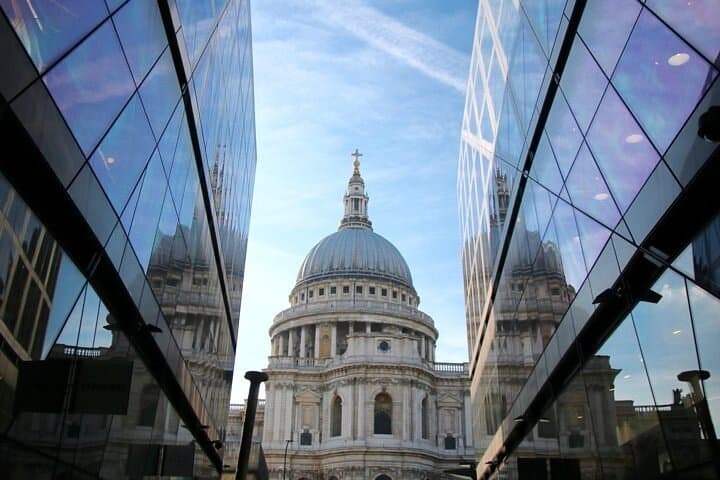 Historical Pub Walking Tour of London — Private Group Pubs & Gin Palaces photo 3