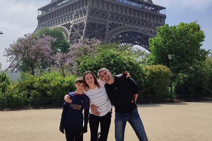 Paris by Bike: 3-Hour Guided Ride Past the Louvre, Eiffel & Seine photo 6