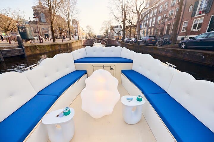 Amsterdam Smoke-Friendly Coffee Shop Canal Cruise on Cloud Boat photo 3
