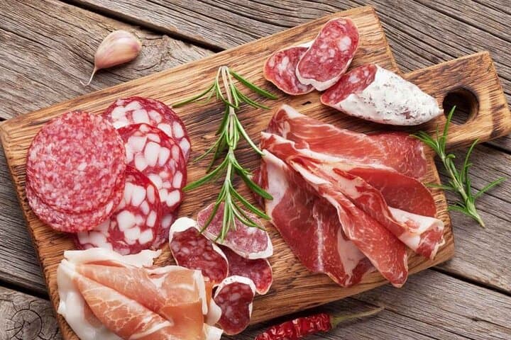 Historic San Marino Walking Tour with Local Tasting