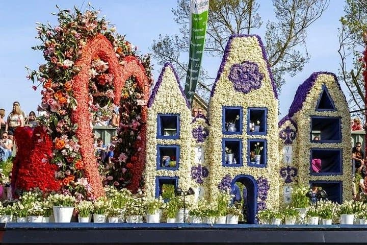 Keukenhof Tulip Fields Day Trip from Amsterdam — Private Bulb-Area Tour photo 4