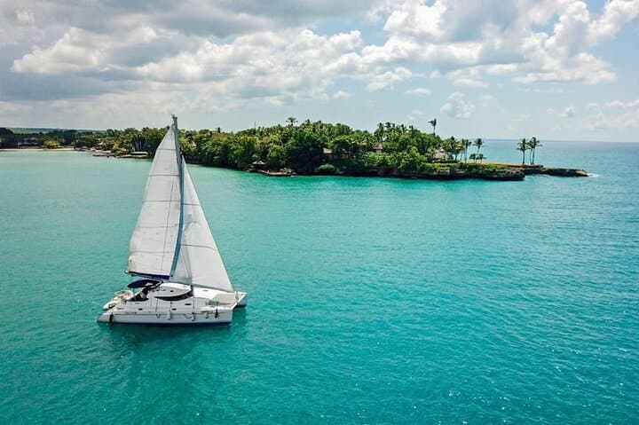 Saona Island Private Catamaran Day Trip from Bayahibe