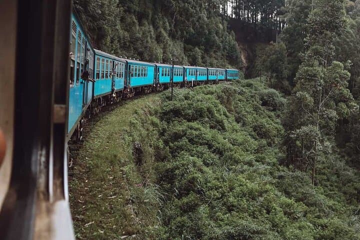 Kandy to Ella Train: Scenic Sri Lanka Hill-Country Railway Experience photo 6