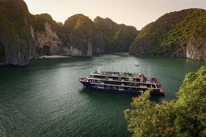 3-Day Lava Cruise: Explore Lan Ha Bay & Lan Ha Islands from Hanoi