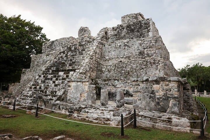 Cancun City Tour: El Meco Ruins, Plaza 28 & Playa Delfines in 5 Hours photo 3