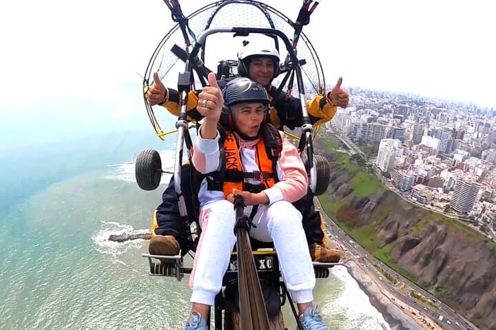 Paragliding Over Lima’s South Coast: Paratrike Flights from Costa Verde photo 2