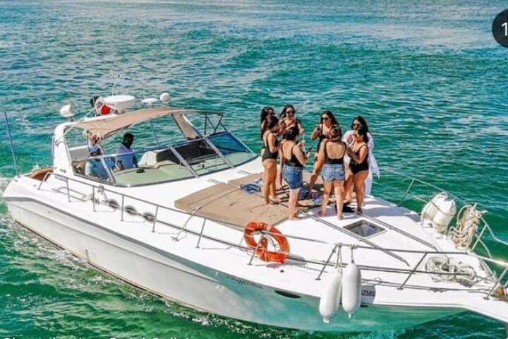 Private Luxury Yacht Charter to Isla Mujeres & Turquoise Reefs from Cancun photo 3