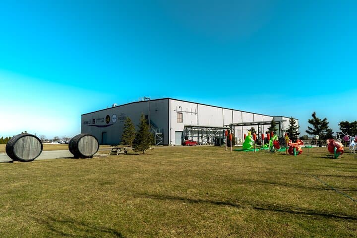 Epic Wine and Waterfall Tour: Niagara Falls to Niagara-on-the-Lake Guide photo 2