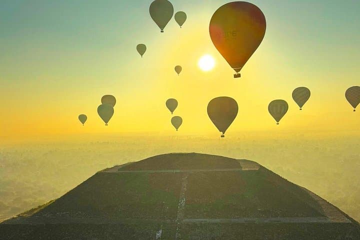 Sunrise Hot-Air Balloon Over Teotihuacán with Sky Balloons Mexico photo 1