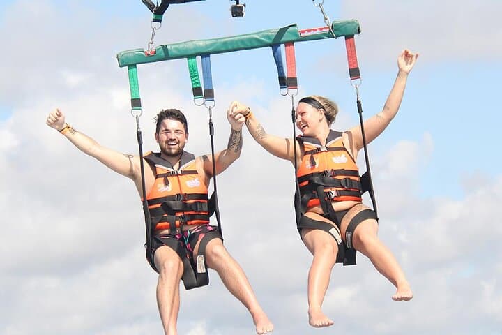 Cancun Parasail and Reef Snorkel Combo: Swim, Fly and Explore the Caribbean