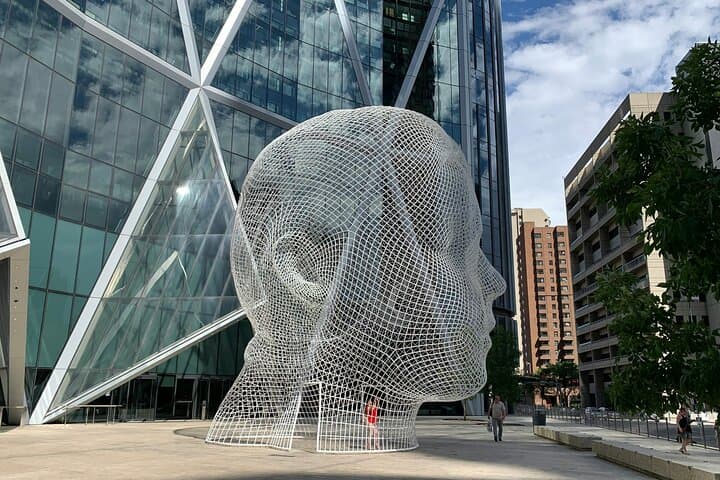 Private Spanish Walking Tour of Calgary: Calgary Tower, Peace Bridge & Olympic Park photo 5