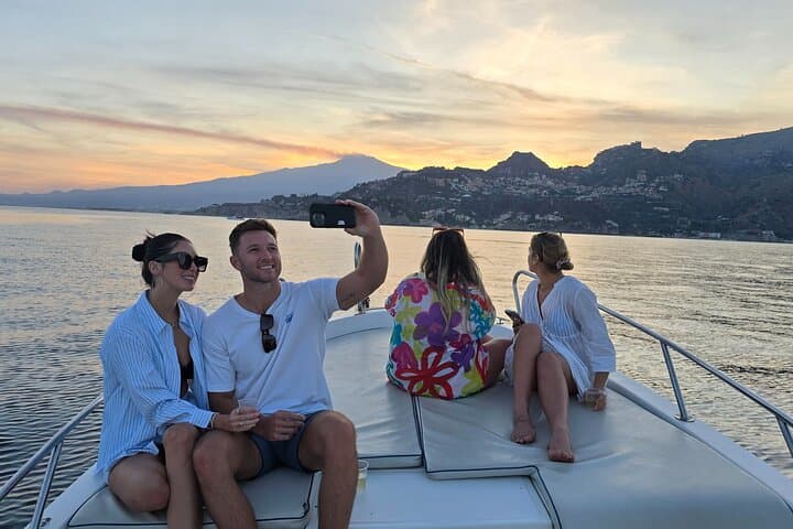 Taormina Sunset Aperitif: Evening Boat Cruise to Isola Bella with Snorkel & Prosecco