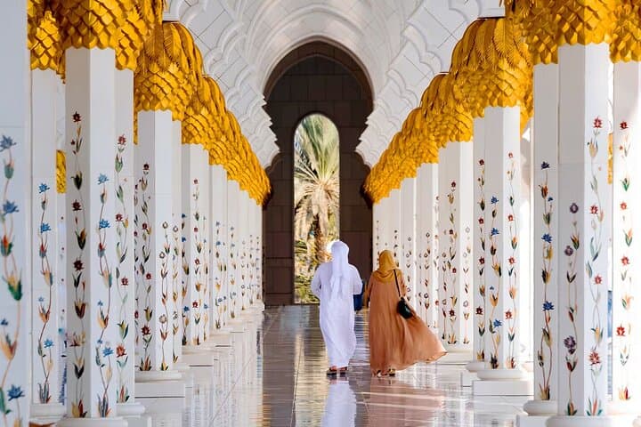 Private Abu Dhabi Sheikh Zayed Grand Mosque Tour from Dubai — What to Expect photo 3