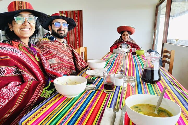 Lunch, Llamas & Textiles Experience at ANDEAN COLORS near Cusco