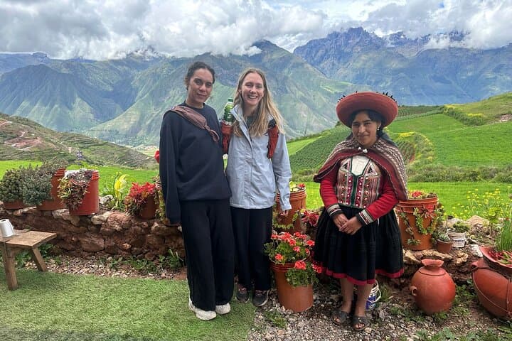 Lunch, Llamas & Textiles Experience at ANDEAN COLORS near Cusco photo 4