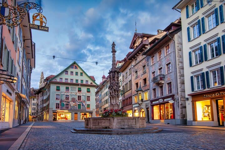 Lucerne Old Town Private Walking Tour: Two-Hour Cultural Stroll Through Medieval Streets