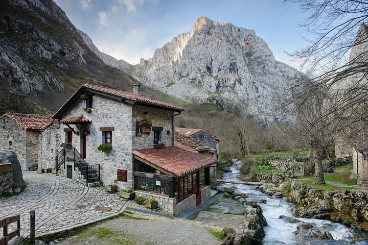 Bulnes Funicular & Cabrales Cheese: Picos de Europa Day Trip from Cangas de Onís photo 2