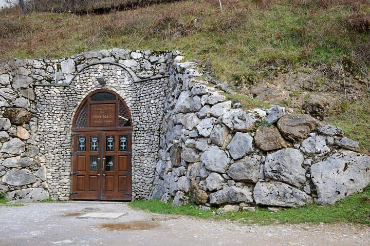 Bulnes Funicular & Cabrales Cheese: Picos de Europa Day Trip from Cangas de Onís photo 3