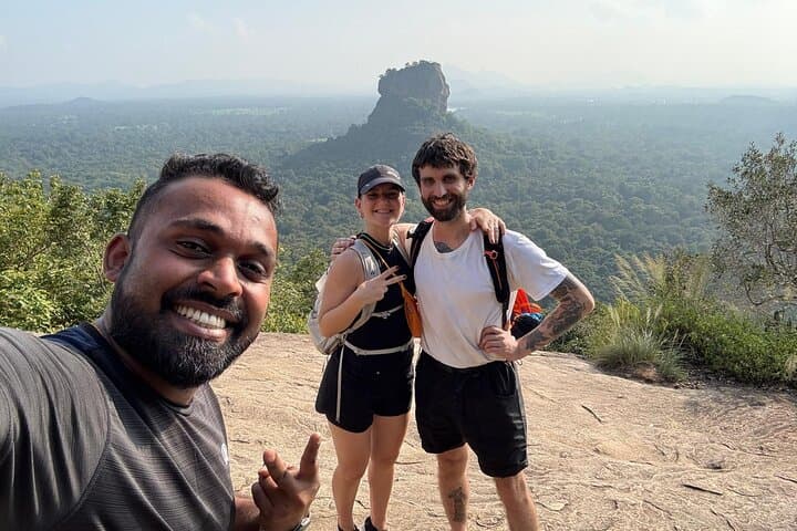 Kandy to Dambulla & Sigiriya: Full-Day Cultural Route from Kandy