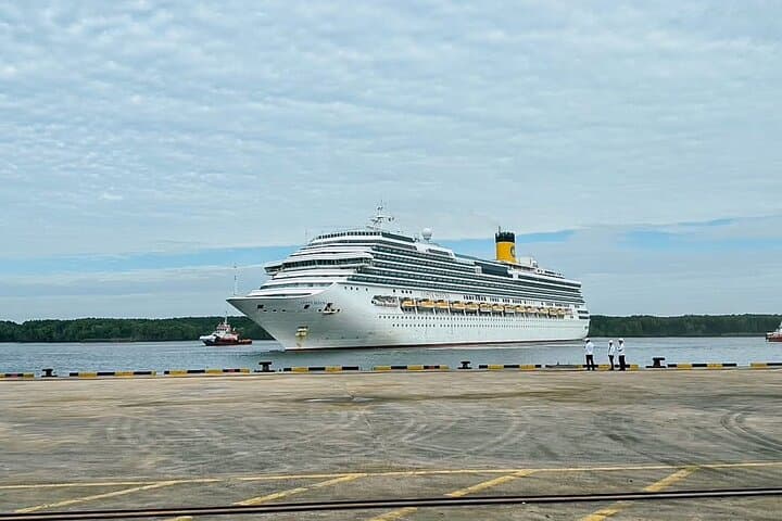 Hanoi Shore Excursion: Private Full-Day City Sightseeing from Halong Port